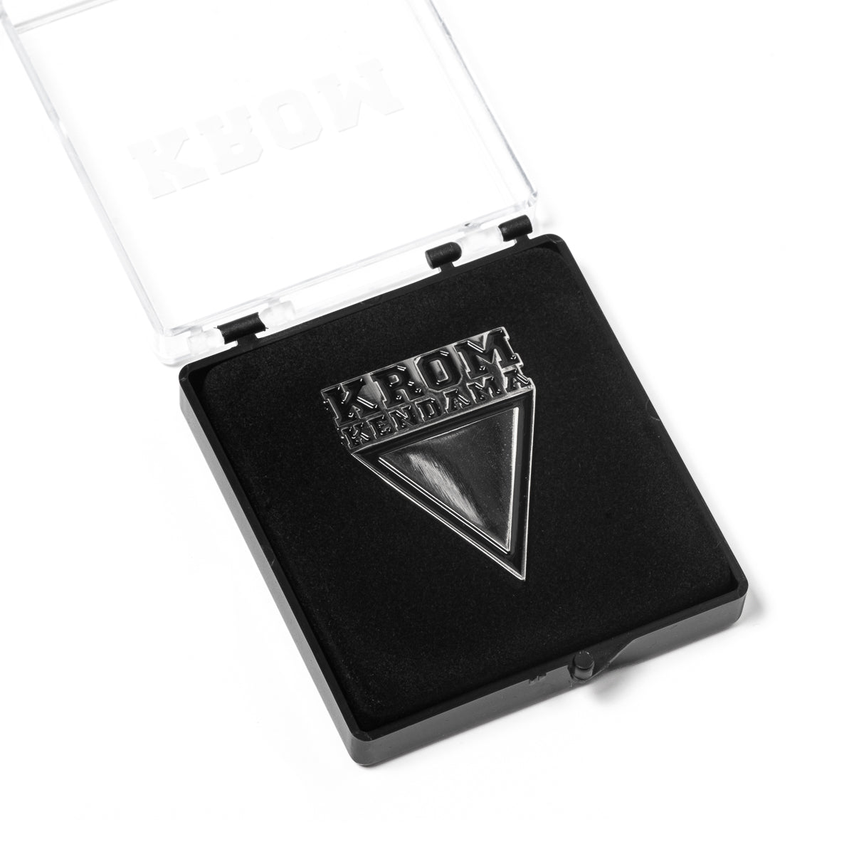 TRIANGULAR METAL PIN